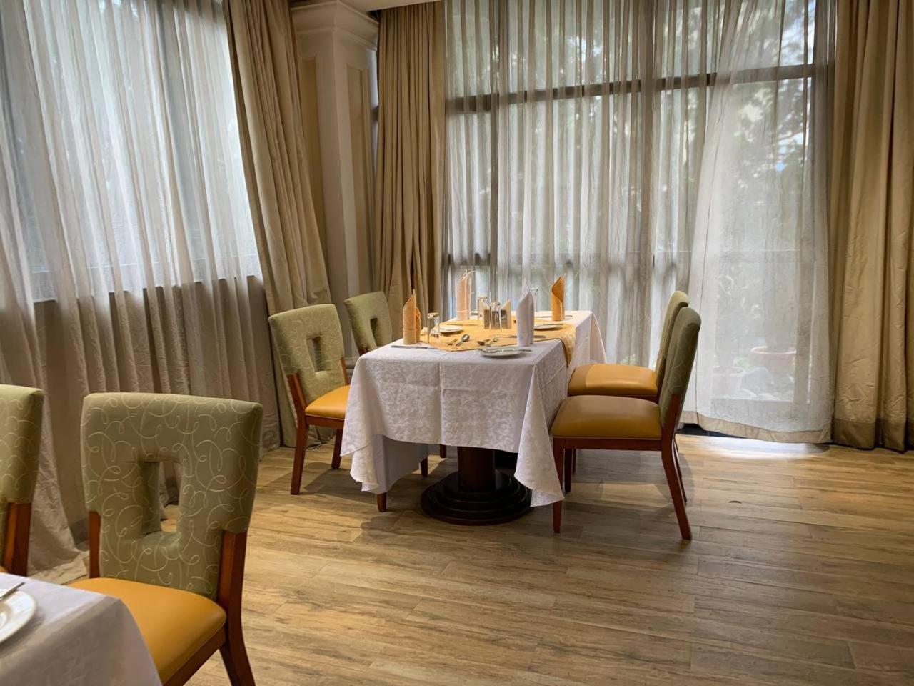 The Hub Hotel Addis Ababa Ngoại thất bức ảnh